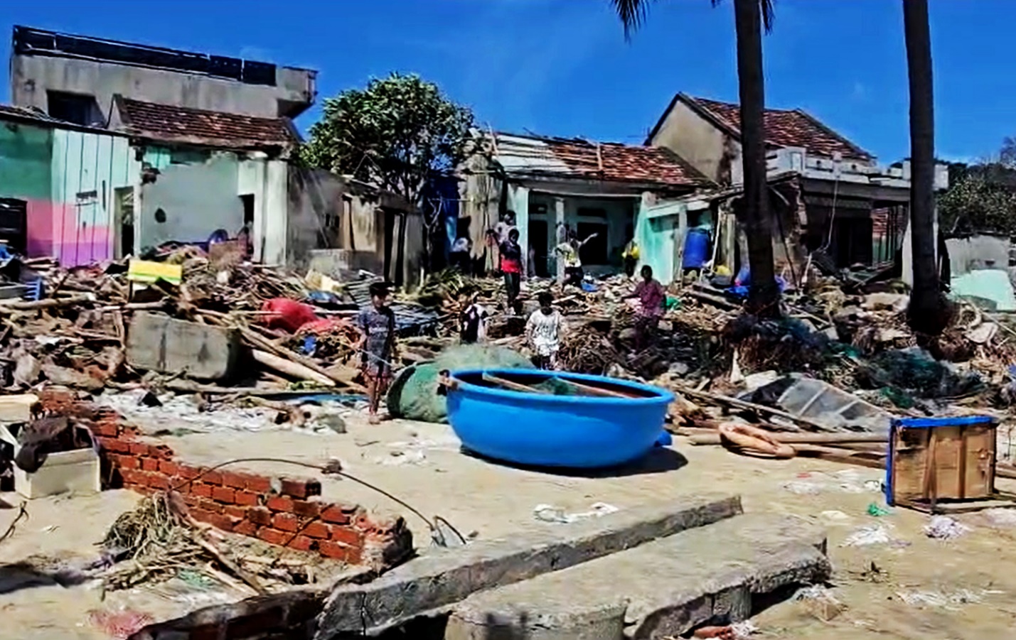 Bão số 13 gây thiệt hại ở Gia Lai hơn 5.000 tỷ đồng - 4