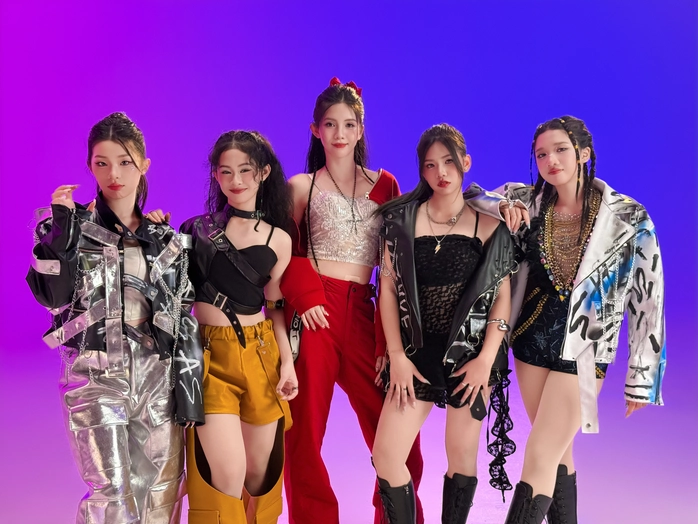 Nhóm nhạc V.STAR ra mắt MV “Một Việt Nam mới tinh” - 1