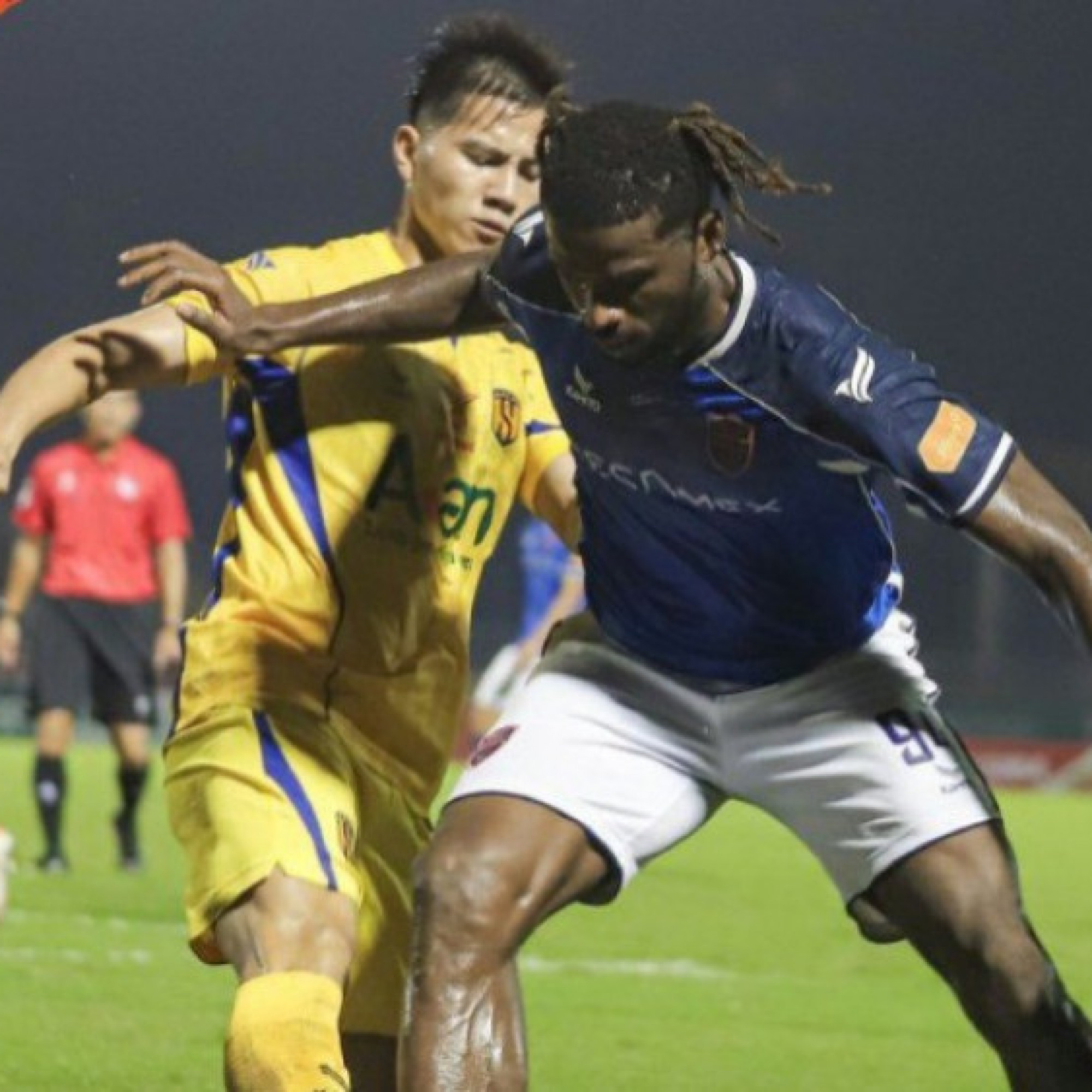  - Video bóng đá SLNA - Becamex TPHCM: Ngoại binh chói sáng, sân Vinh mở hội (V-League)
