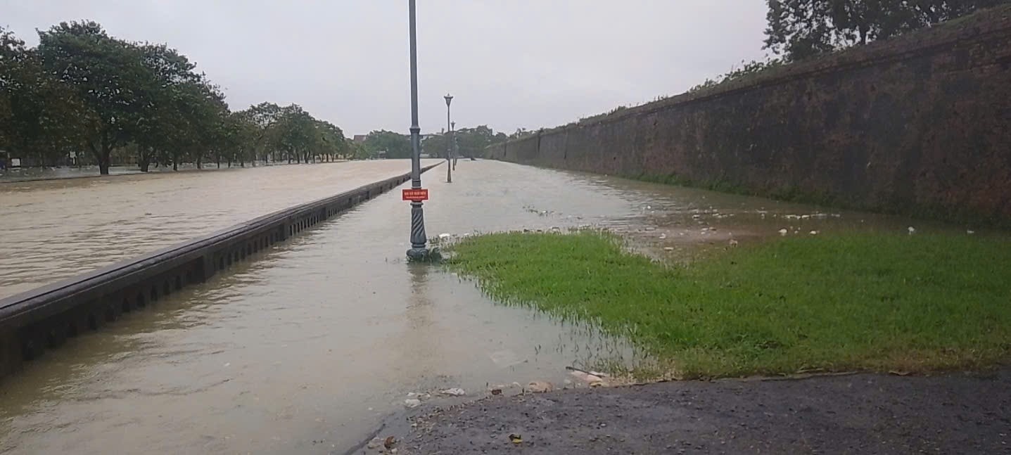 Cố đô Huế qua cơn lũ lịch sử - 2