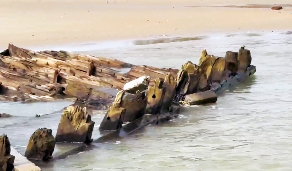 Kỳ lạ con tàu cổ 'thoắt ẩn, thoắt hiện' trên biển Hội An - 3