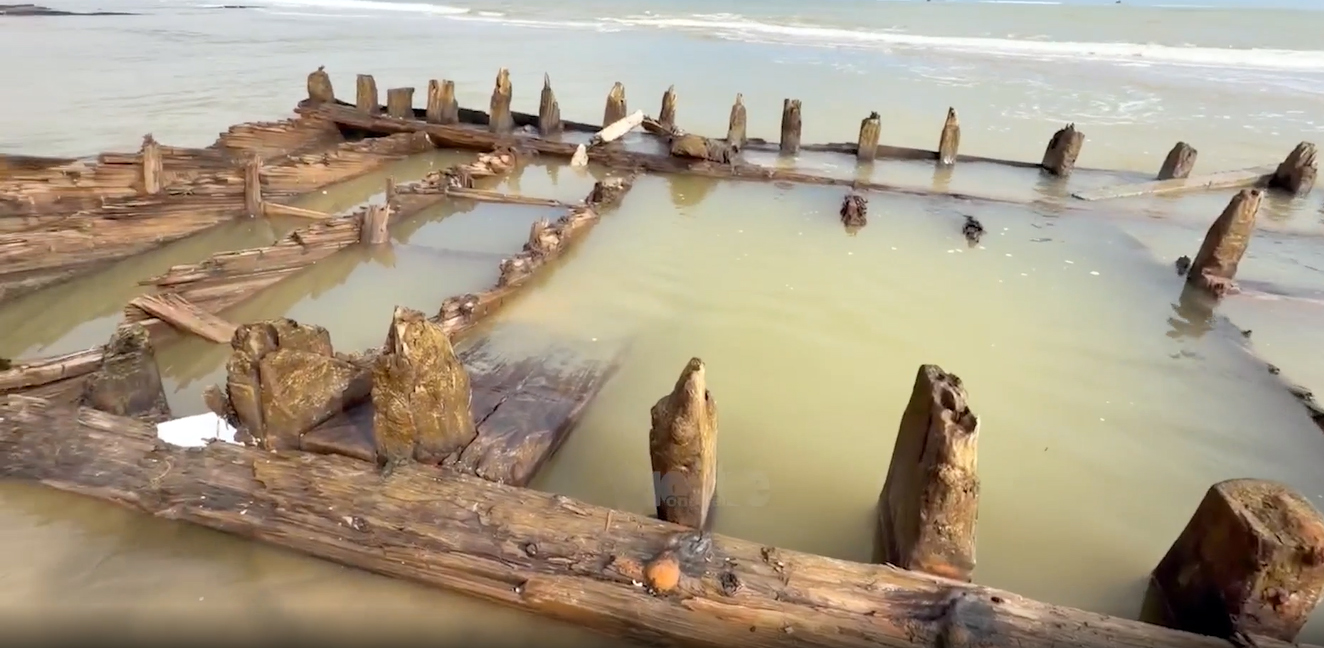 Kỳ lạ con tàu cổ 'thoắt ẩn, thoắt hiện' trên biển Hội An - 7