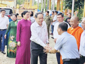  - Chủ tịch Quốc hội Trần Thanh Mẫn dự Ngày hội Đại đoàn kết toàn dân tộc ở Cần Thơ