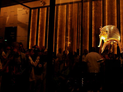  - Bên trong kho báu đầy vàng của vua Tutankhamun