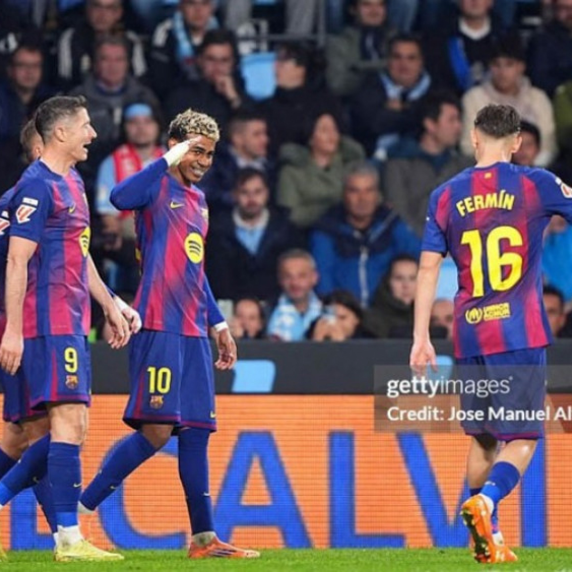  - Video bóng đá Celta Vigo - Barcelona: Lewandowski ghi hat-trick, rượt đuổi mãn nhãn (La Liga)