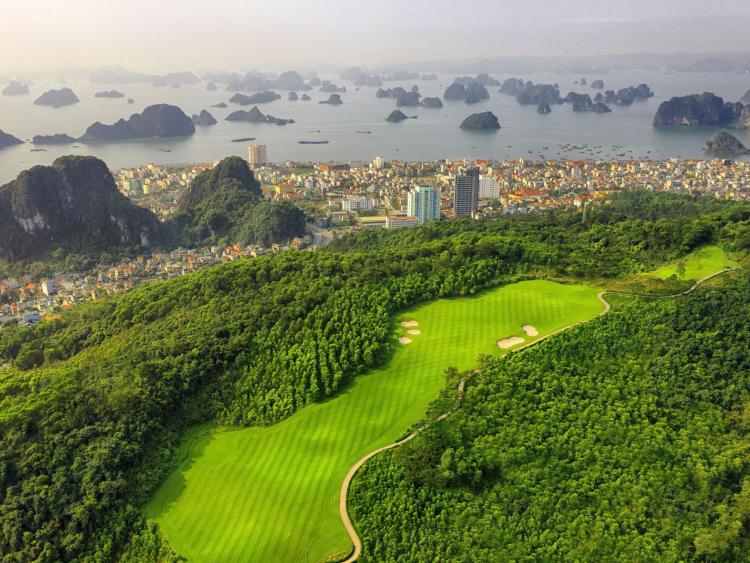 Hơn 300 golfer bốc thăm chia bảng thi đấu Giải vô địch golf Quảng Ninh 2025