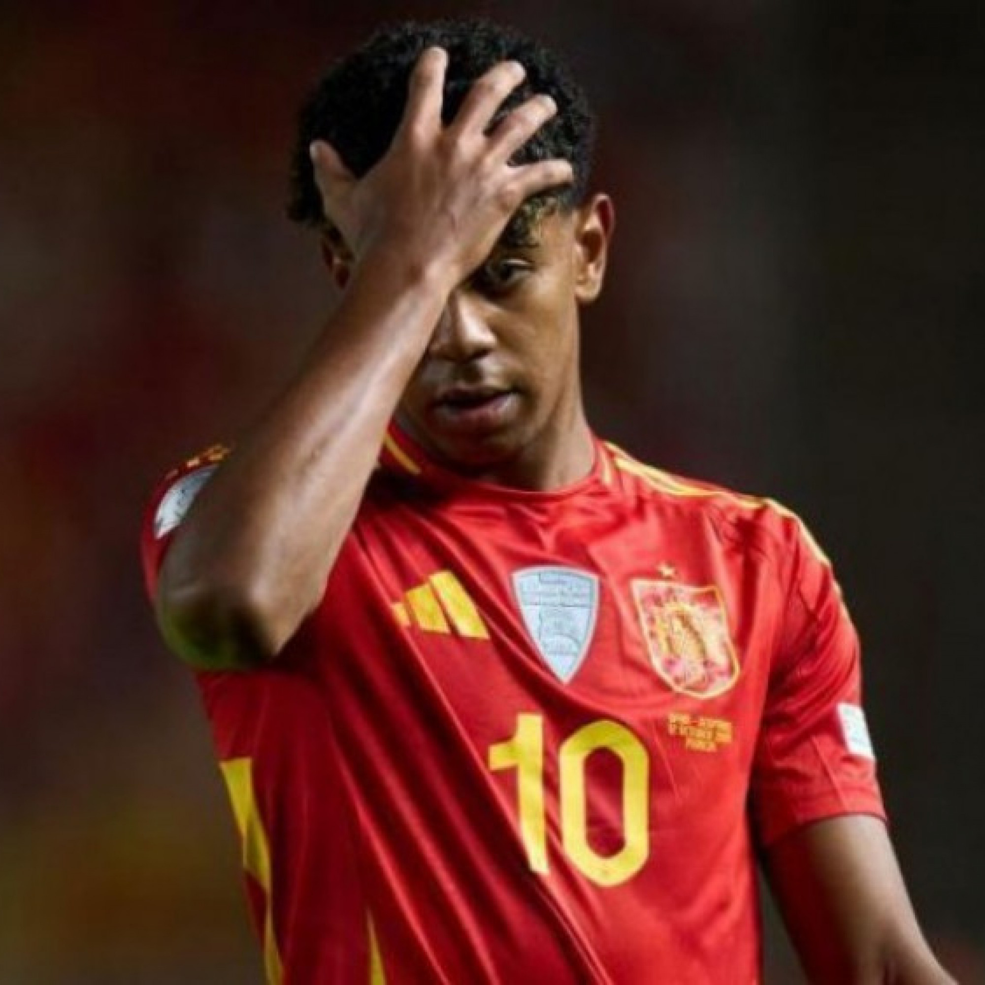 Yamal bất ngờ rút lui khỏi ĐTQG: Nghi vấn LĐBĐ Tây Ban Nha bị Barcelona 