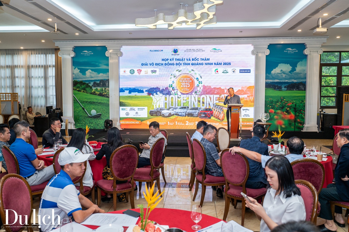 hon 300 golfer boc tham chia bang thi dau giai vo dich golf quang ninh 2025 - 1