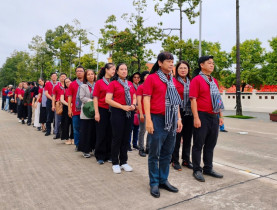  - Đoàn TP.HCM dâng hương tại Hà Nội