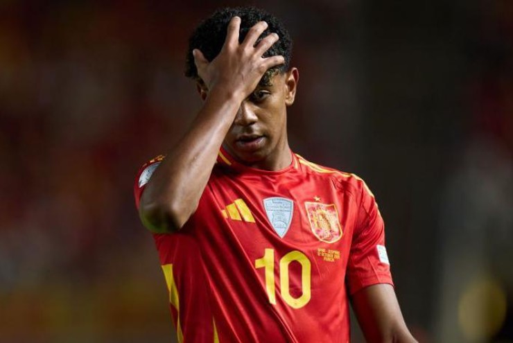 Yamal bất ngờ rút lui khỏi ĐTQG: Nghi vấn LĐBĐ Tây Ban Nha bị Barcelona "chơi khăm" - 1