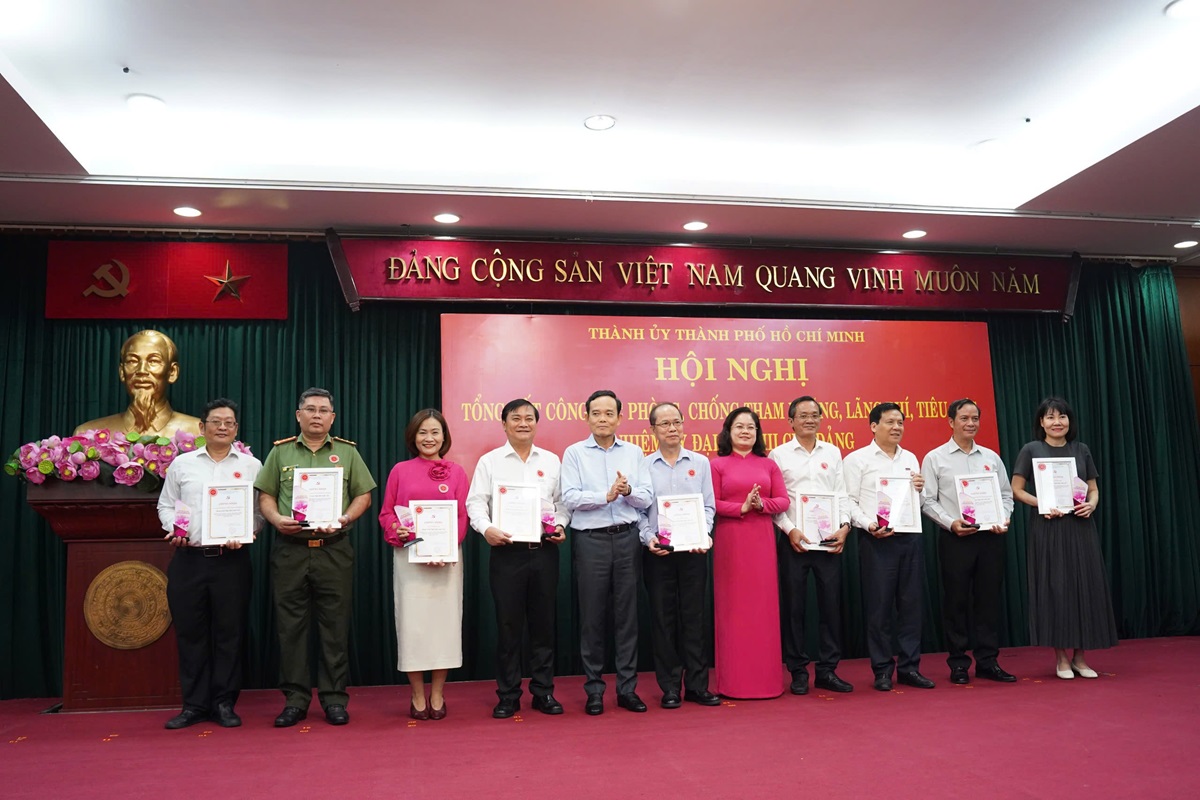 Tạp chí Du lịch TP.HCM đoạt 3 giải báo chí phòng, chống tham nhũng, có 1 giải xuất sắc - 3