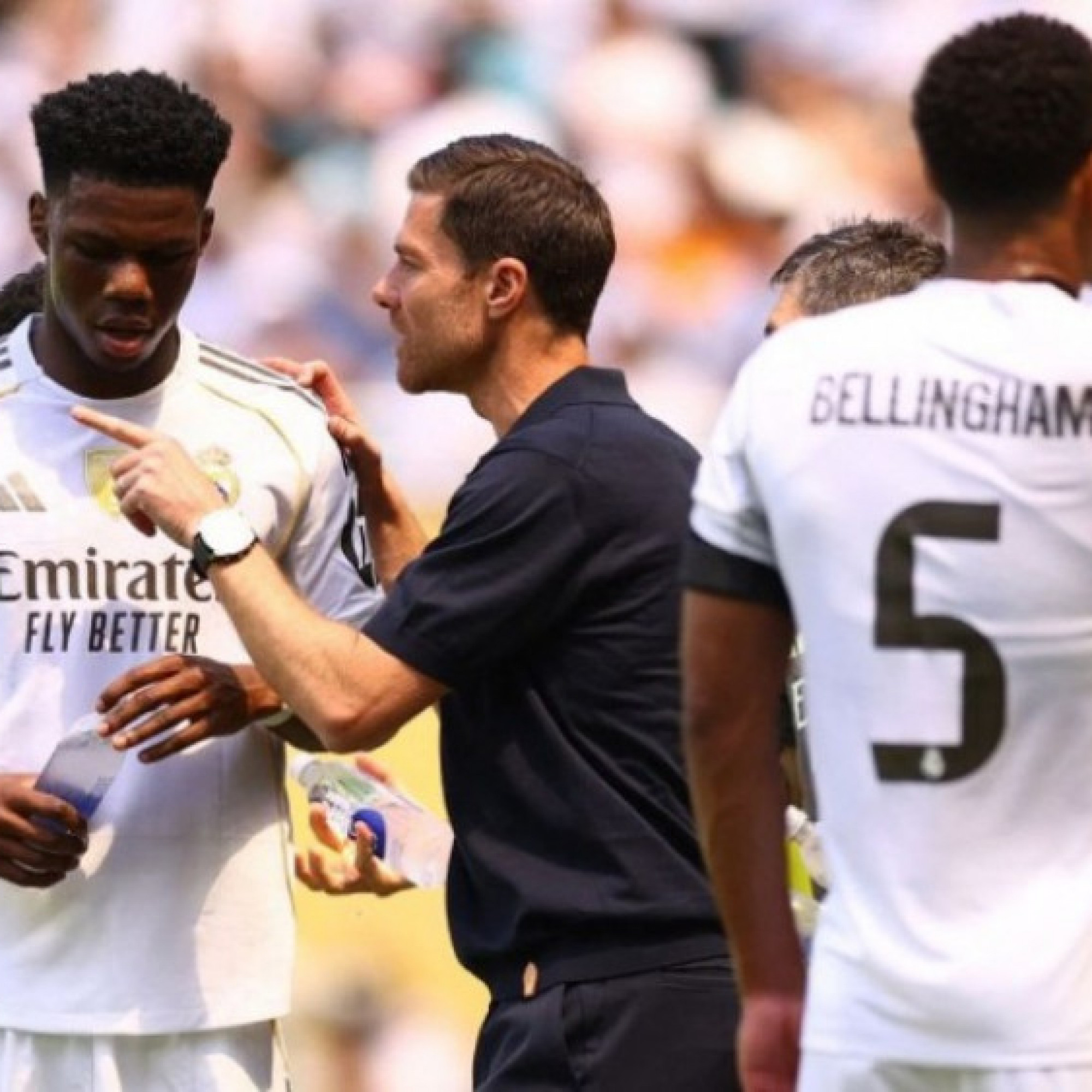  - Xabi Alonso như "giẫm phải mìn" ở Real, cầu thủ bức xúc vì bị can thiệp đời tư