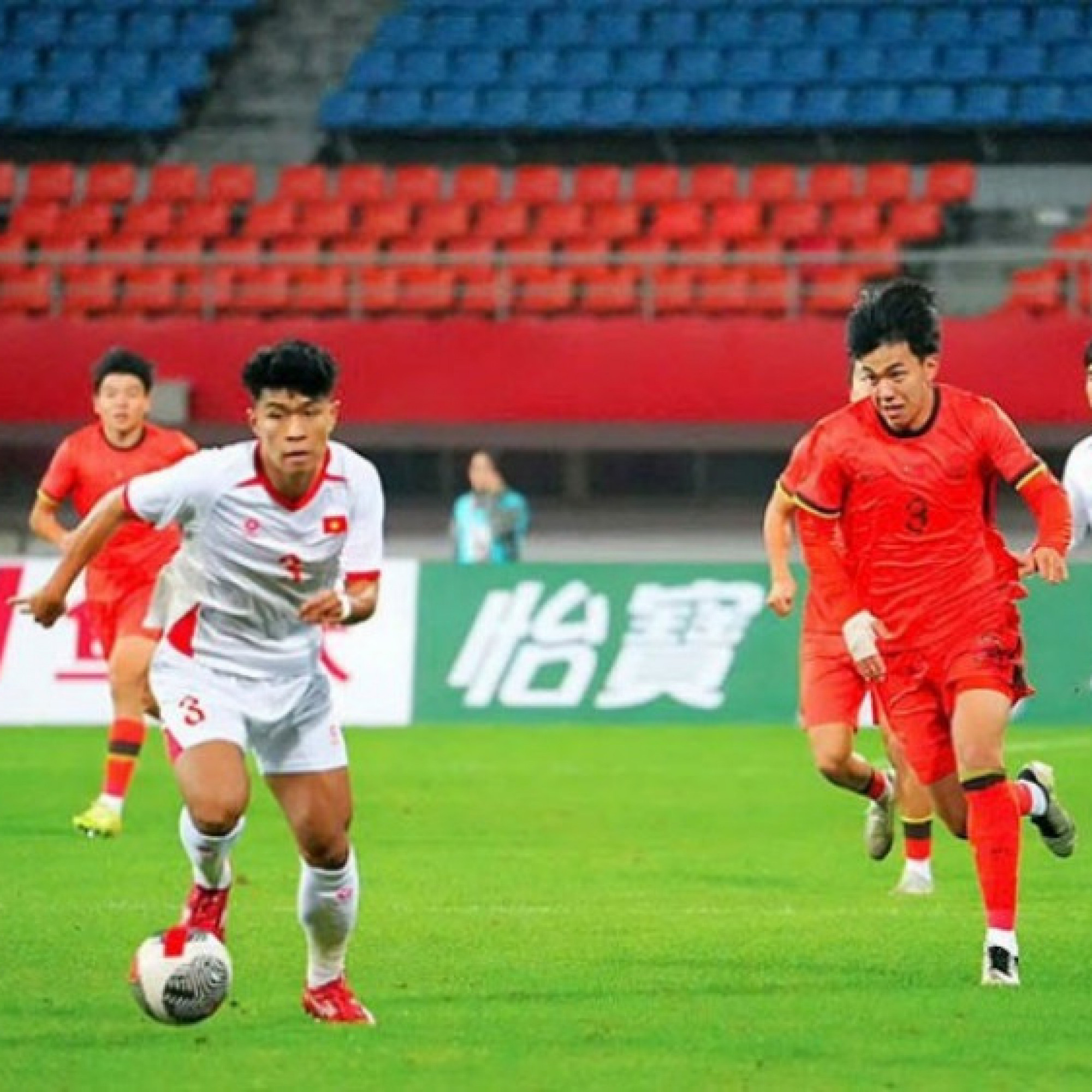  - Trực tiếp bóng đá U22 Trung Quốc - U22 Việt Nam: Xuất sắc bảo vệ chiến thắng (Hết giờ)