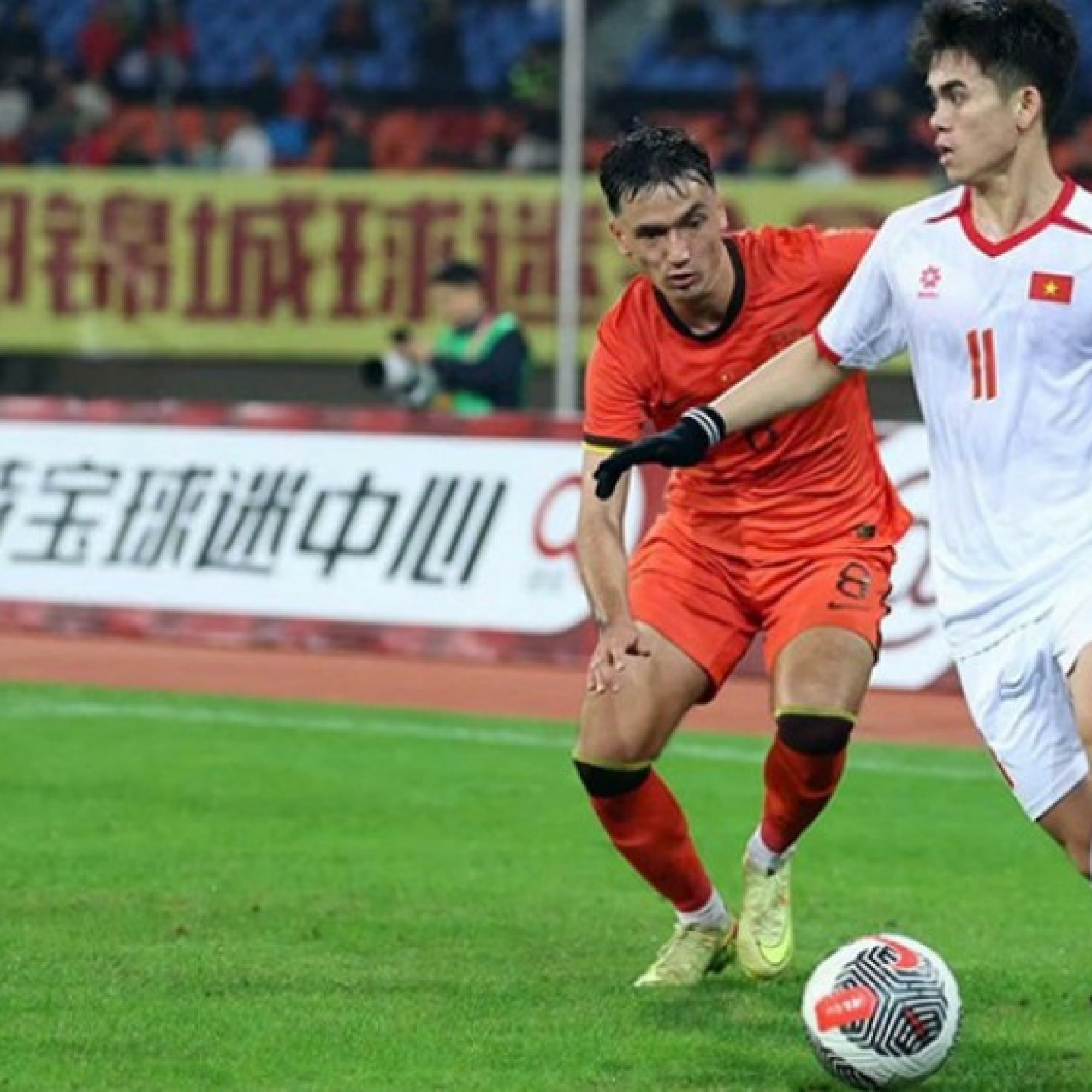  - HLV trưởng U22 Việt Nam khen học trò bản lĩnh trước U22 Trung Quốc