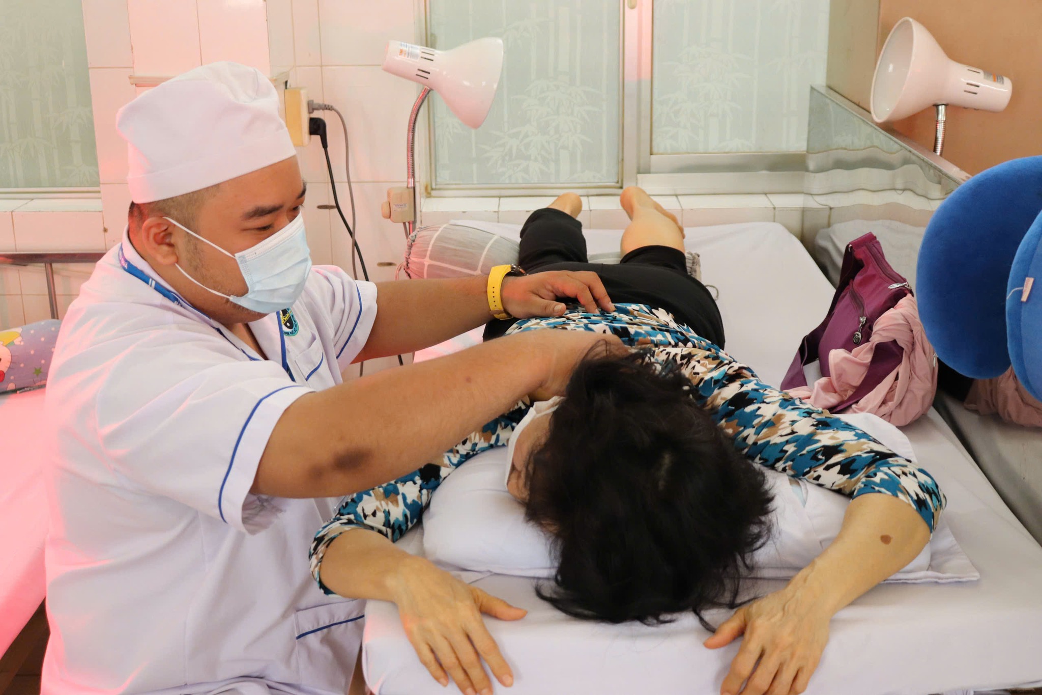 TP.HCM: Du lịch y tế y học cổ truyền là 'mũi nhọn' phát triển mới - 1