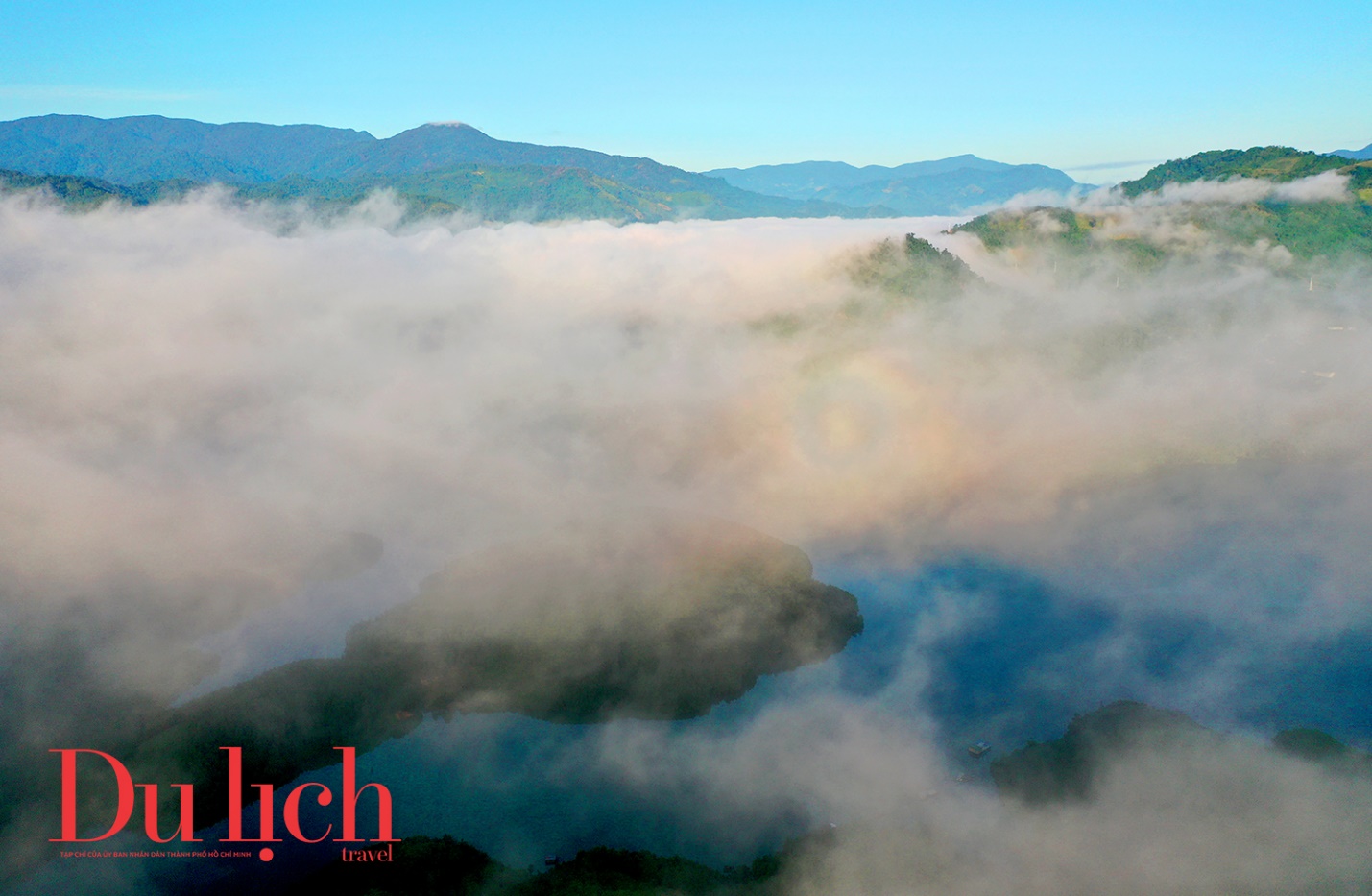 ve dep tho mong vung long ho dakdrinh tren dinh truong son dong - 3