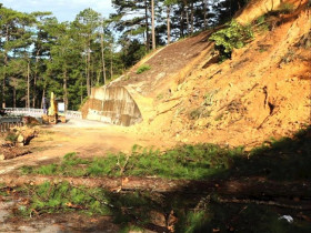  - Nhanh chóng khắc phục sạt lở trên tuyến đèo cửa ngõ vào Đà Lạt