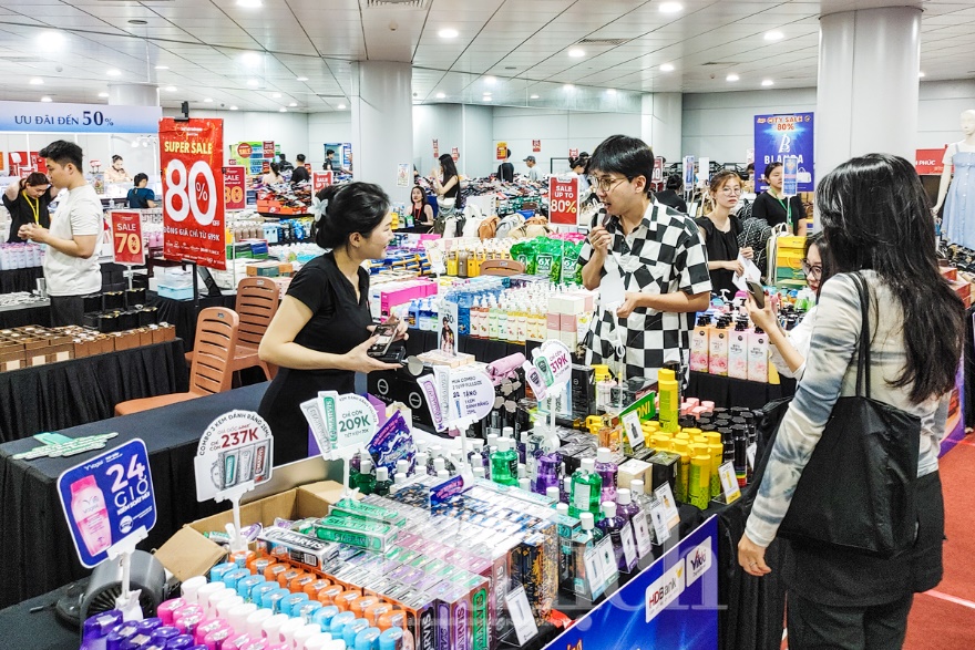 TP.HCM khởi động ‘mùa hội’ khuyến mãi, kích cầu tiêu dùng cuối năm - 3