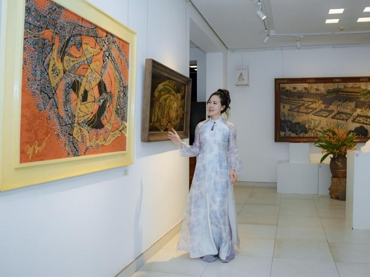 Xem triển lãm ‘Tác phẩm mỹ thuật - Sưu tập của Bảo tàng Mỹ thuật Huế’