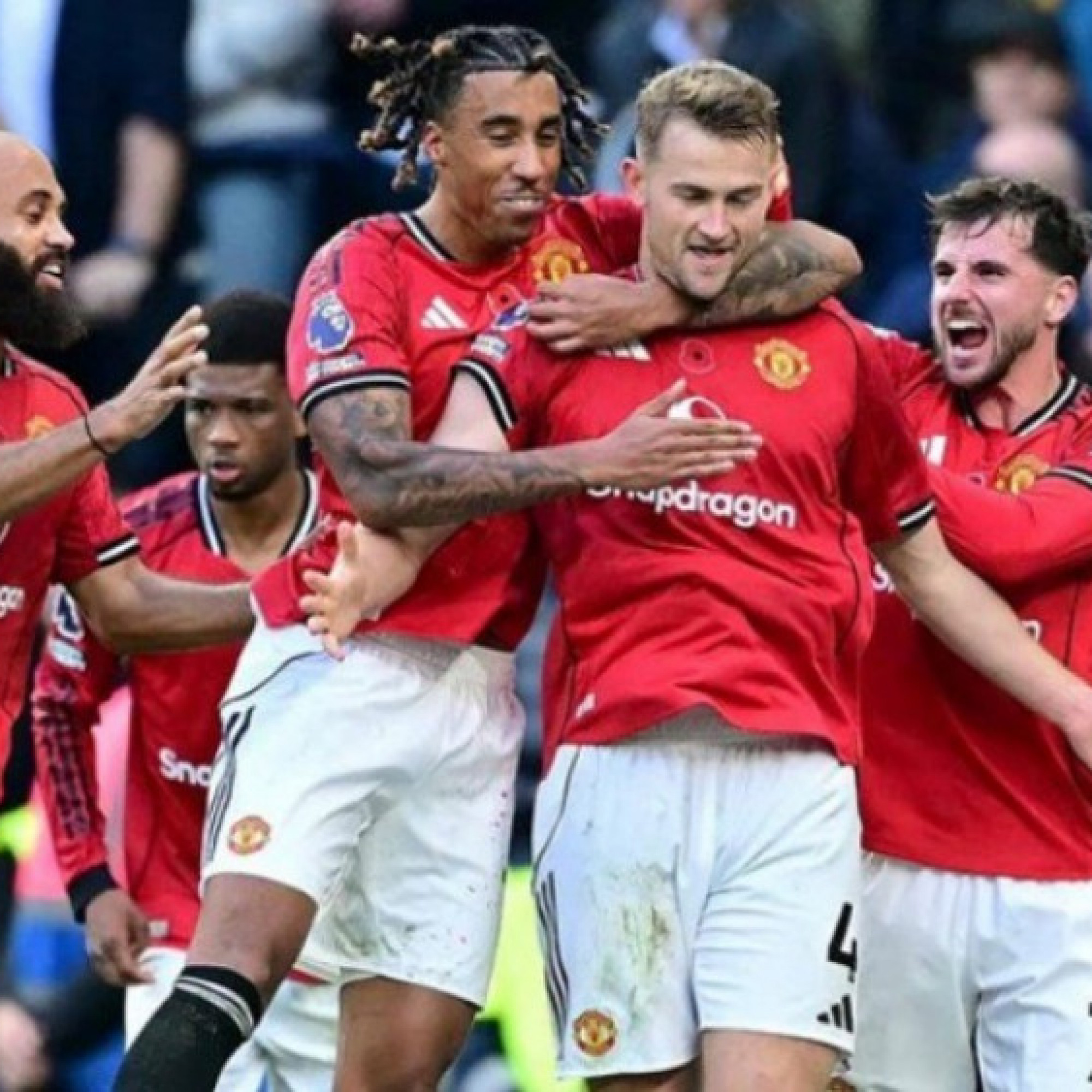  - Tin mới nhất bóng đá sáng 13/11: MU ra lệnh cấm, đội NHA công bố tướng mới