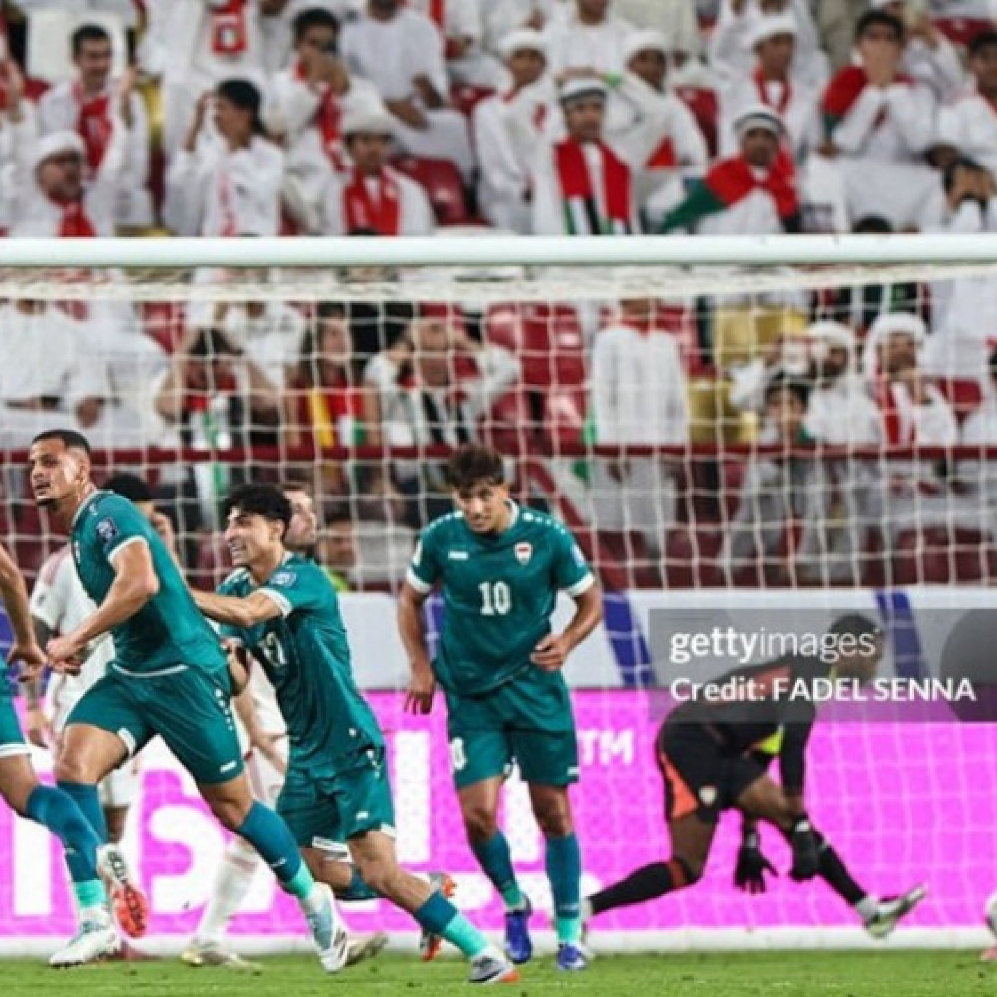  - Video bóng đá UAE - Iraq: Rượt đuổi căng thẳng (Vòng loại World Cup)