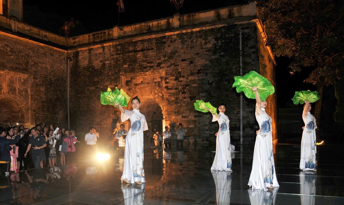 Cần tháo gỡ 'nút thắt' hạ tầng và pháp lý để 'mỏ vàng' du lịch đêm bứt phá - 4