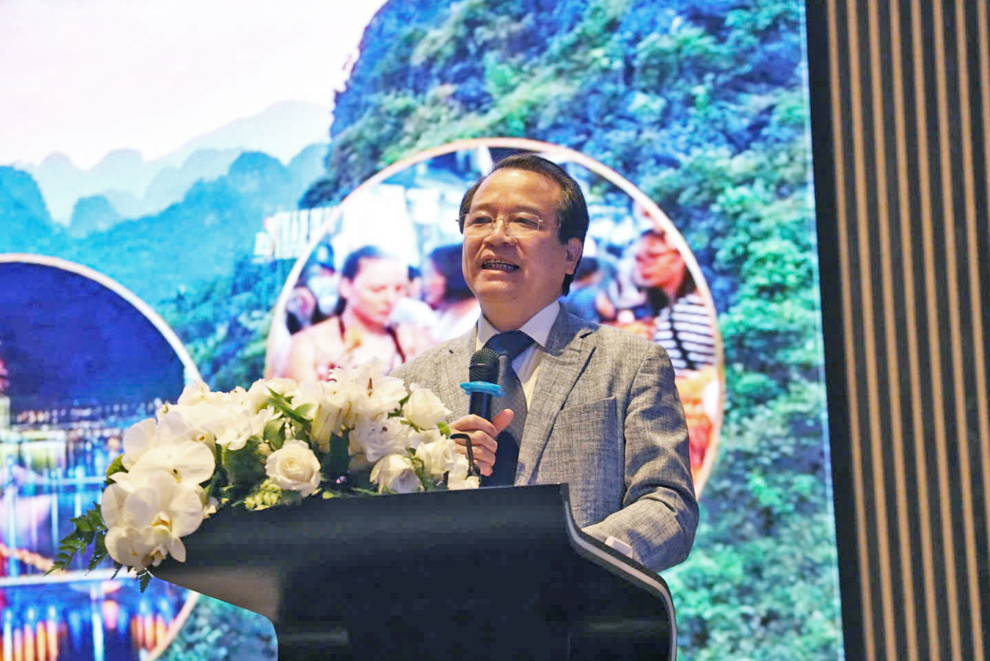 Cần tháo gỡ 'nút thắt' hạ tầng và pháp lý để 'mỏ vàng' du lịch đêm bứt phá - 10