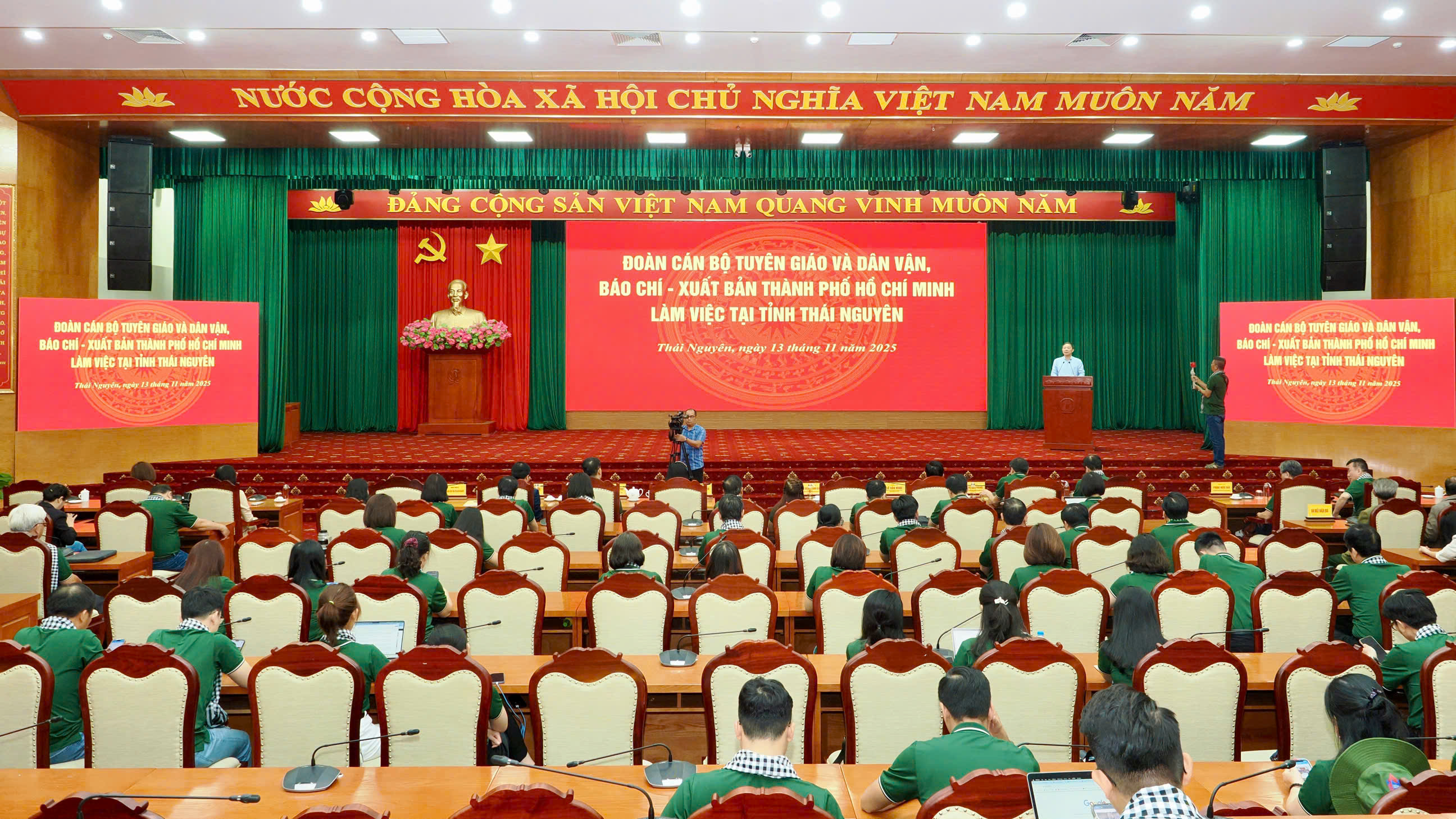 Đoàn công tác TP.HCM hướng về Thái Nguyên: Trao gửi nghĩa tình đến vùng lũ và căn cứ cách mạng - 1