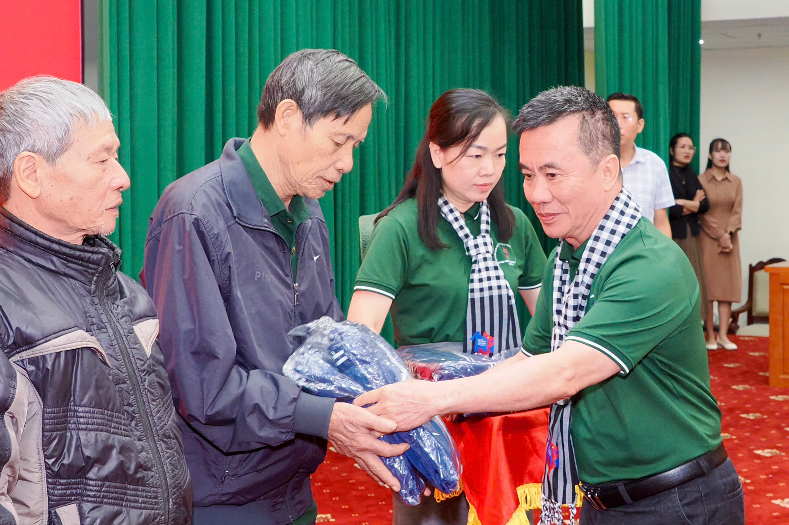 Đoàn công tác TP.HCM hướng về Thái Nguyên: Trao gửi nghĩa tình đến vùng lũ và căn cứ cách mạng - 3