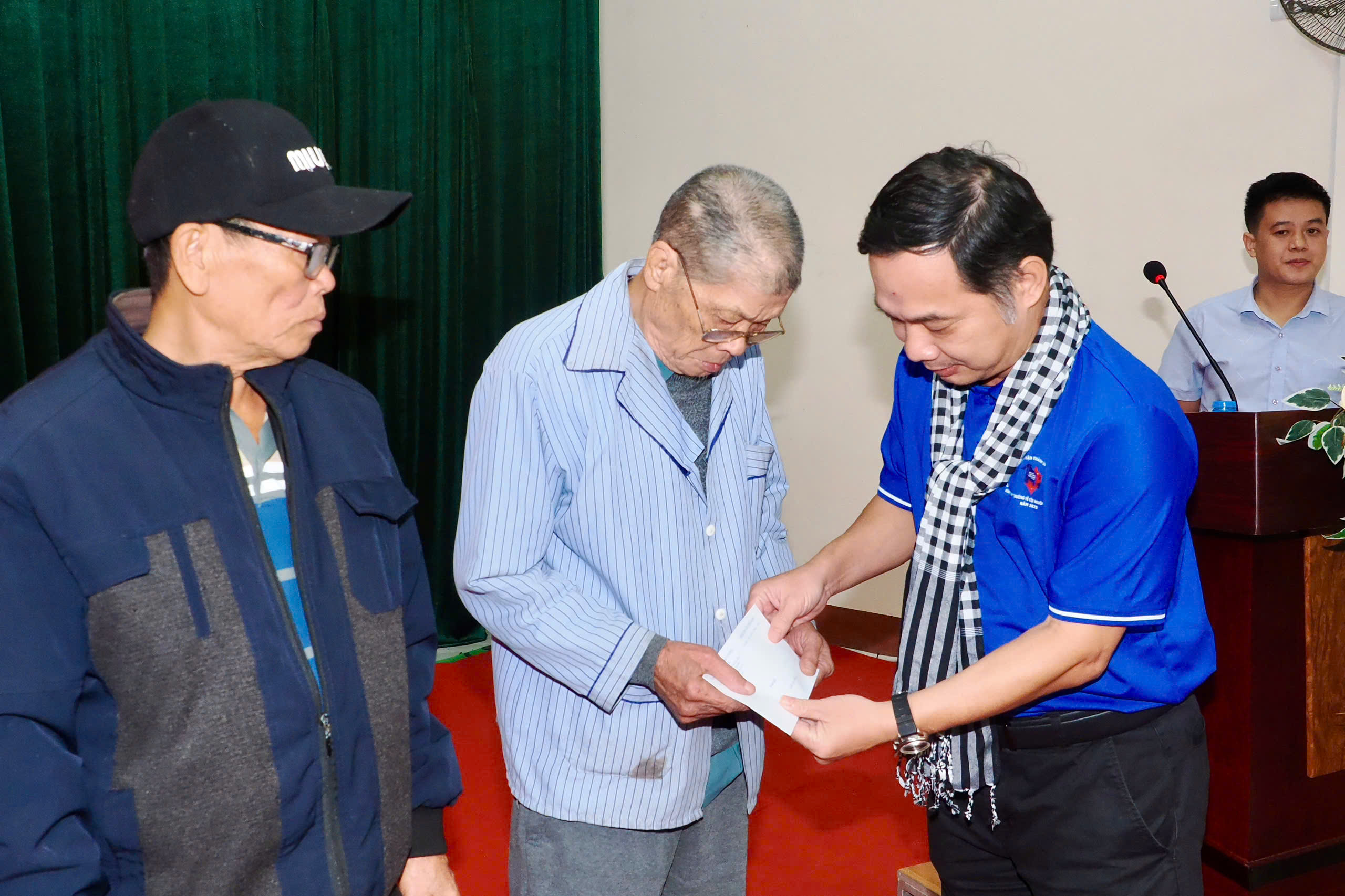 Đoàn công tác TP.HCM hướng về Thái Nguyên: Trao gửi nghĩa tình đến vùng lũ và căn cứ cách mạng - 10