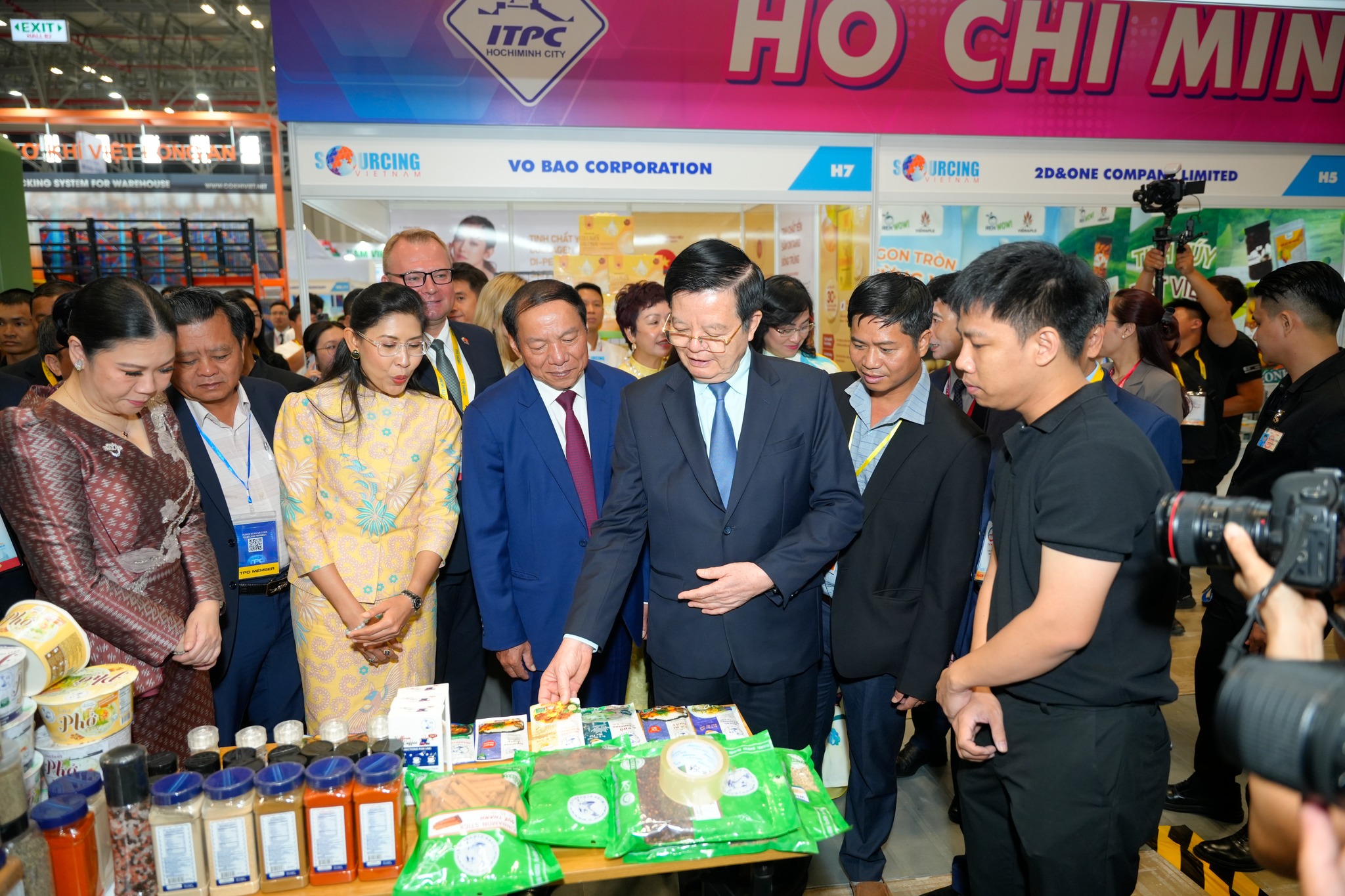 TP.HCM tăng hiệu quả chính sách, đưa OCOP tiếp cận chuỗi cung ứng quốc tế - 2