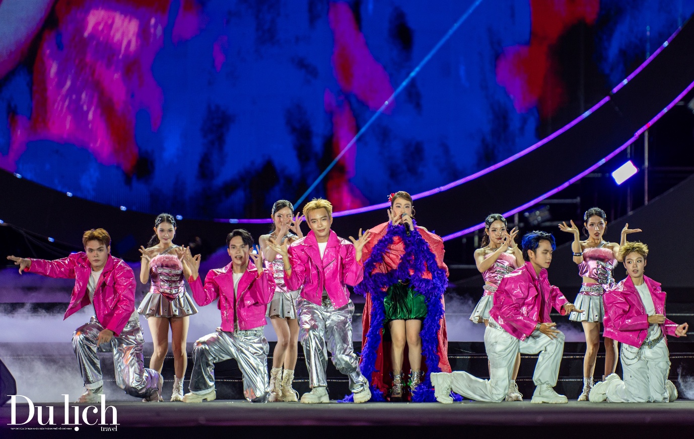 dan sao hang a quy tu tai concert cua quang ninh - 8