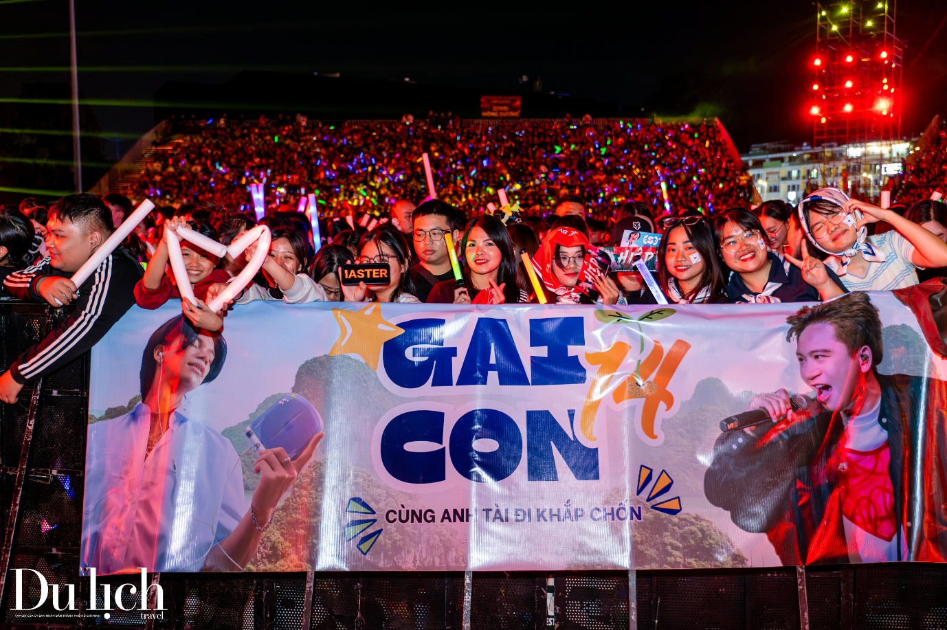 hon 30.000 khan gia ngoi kin cac khan dai concert quang ninh – dat mo anh hung - 4