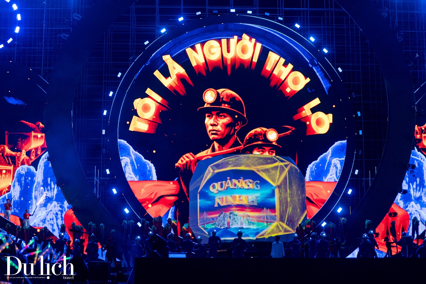 hon 30.000 khan gia ngoi kin cac khan dai concert quang ninh – dat mo anh hung - 5