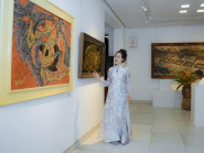  - Xem triển lãm ‘Tác phẩm mỹ thuật - Sưu tập của Bảo tàng Mỹ thuật Huế’