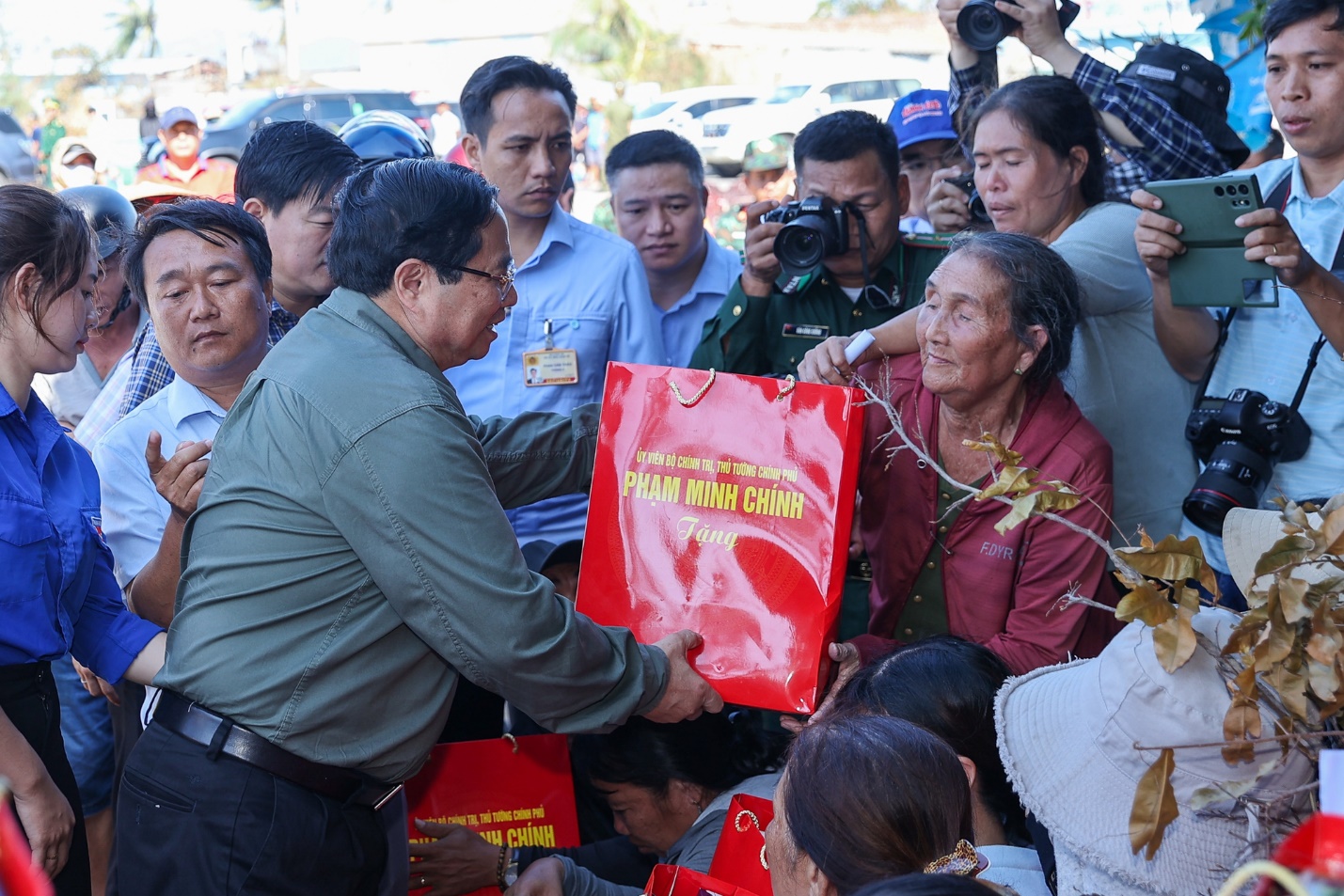 Khẩn cấp hỗ trợ doanh nghiệp, người dân Gia Lai khắc phục hậu quả bão 13 - 4