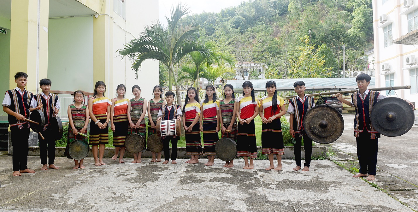 Xã Sơn Tây Thượng ra mắt 10 Câu lạc bộ Văn hóa dân gian Cồng chiêng - 15