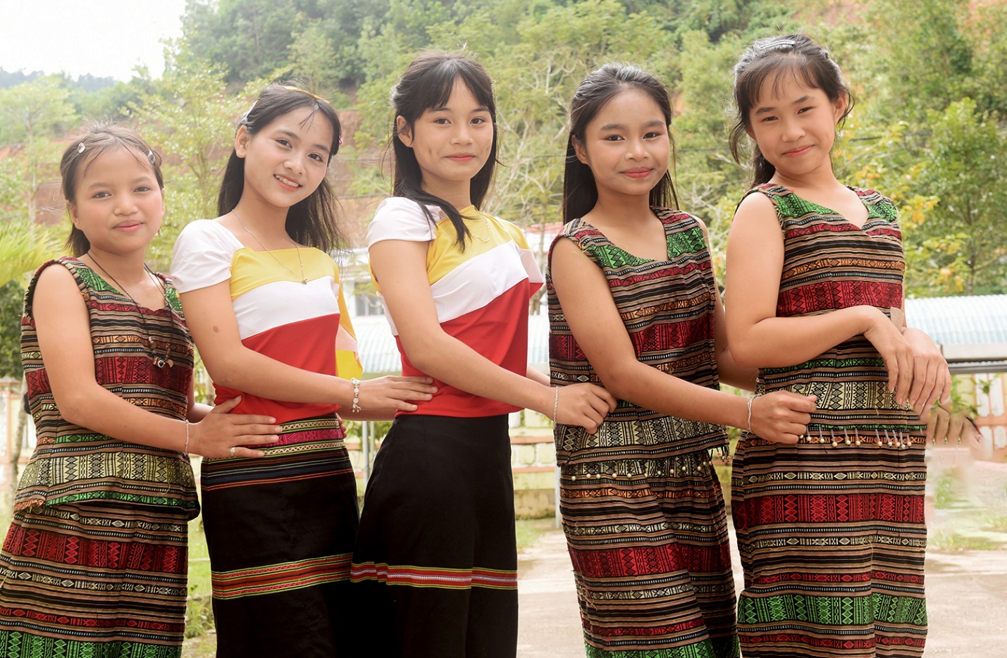 Xã Sơn Tây Thượng ra mắt 10 Câu lạc bộ Văn hóa dân gian Cồng chiêng - 17