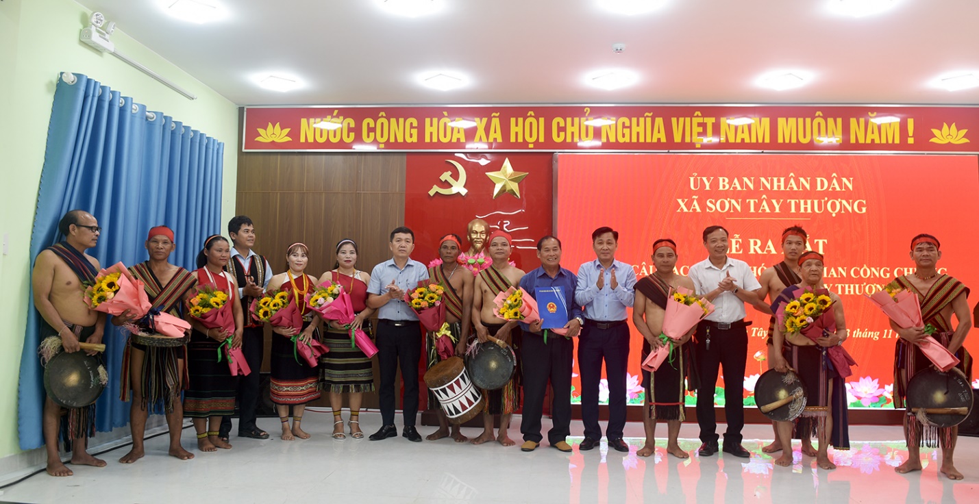 Xã Sơn Tây Thượng ra mắt 10 Câu lạc bộ Văn hóa dân gian Cồng chiêng - 1