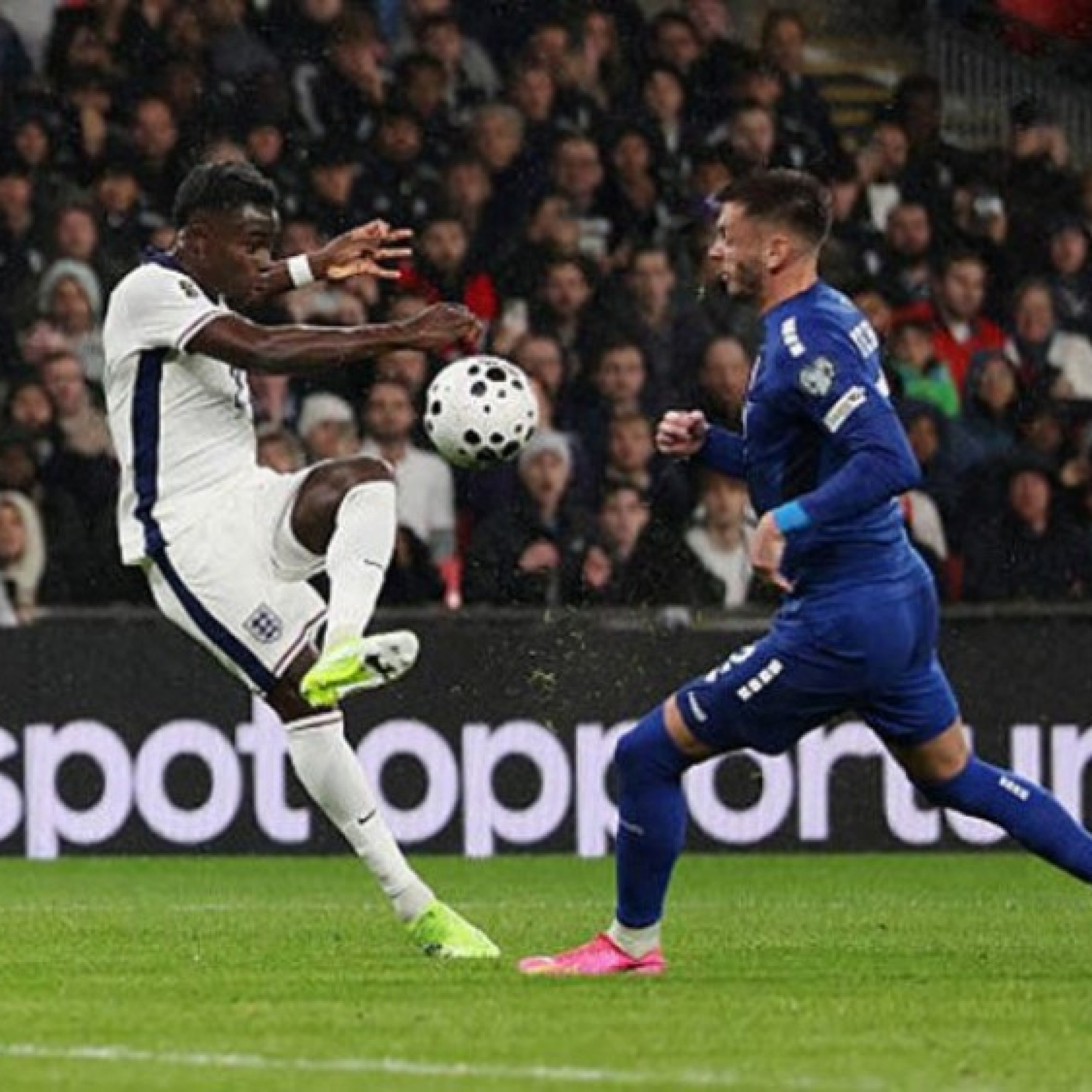  - Video bóng đá ĐT Anh - Serbia: 2 tuyệt tác ấn định, tiếp tục thành tích hoàn hảo (Vòng loại World Cup)