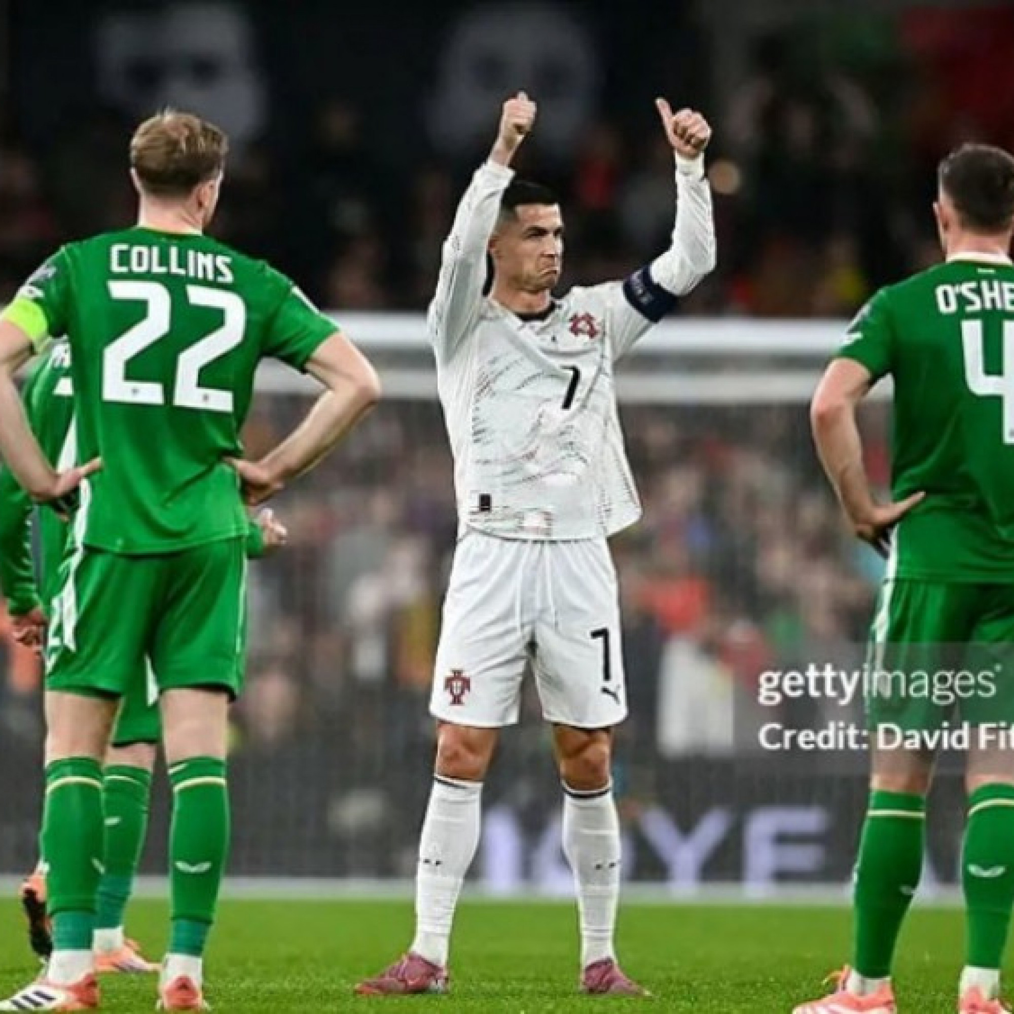  - Video bóng đá CH Ireland - Bồ Đào Nha: 2 đòn choáng váng, Ronaldo dính thẻ đỏ (Vòng loại World Cup)