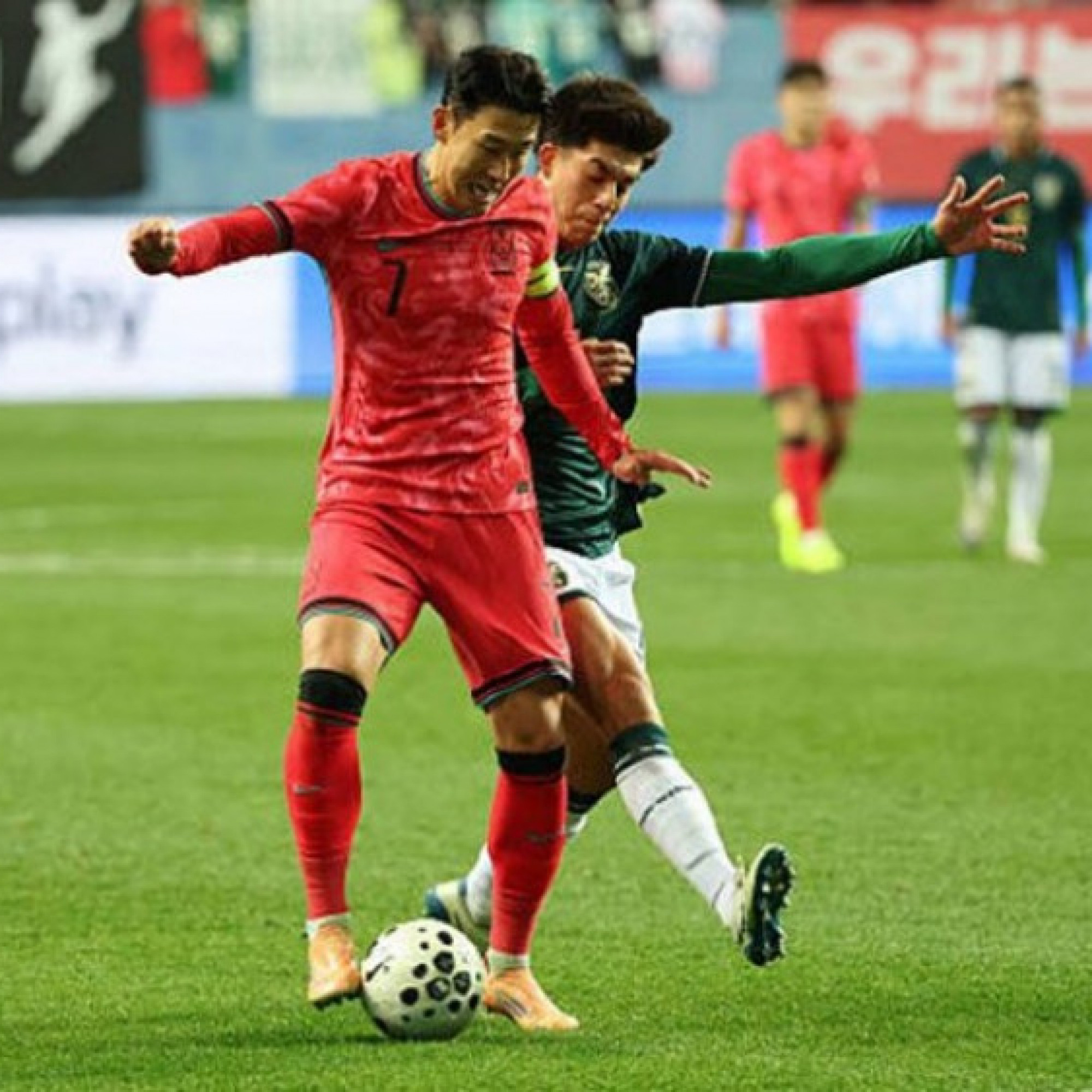  - Video bóng đá Hàn Quốc - Bolivia: Cơ hội ít, xô xát nhiều