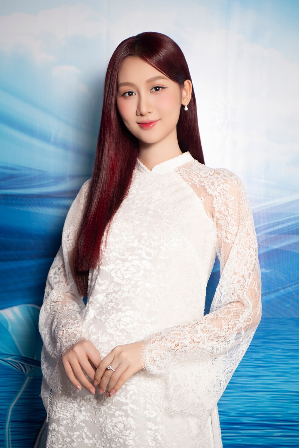 Hoa hậu Quế Anh diện áo dài trắng, chấm thi sơ khảo Hoa hậu Sinh viên Hòa bình Việt Nam 2025 - 2