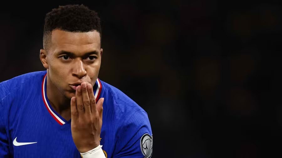 Video bóng đá Pháp - Ukraine: "Mưa" bàn thắng hiệp 2, đặt vé dự hội (Vòng loại World Cup) - 2