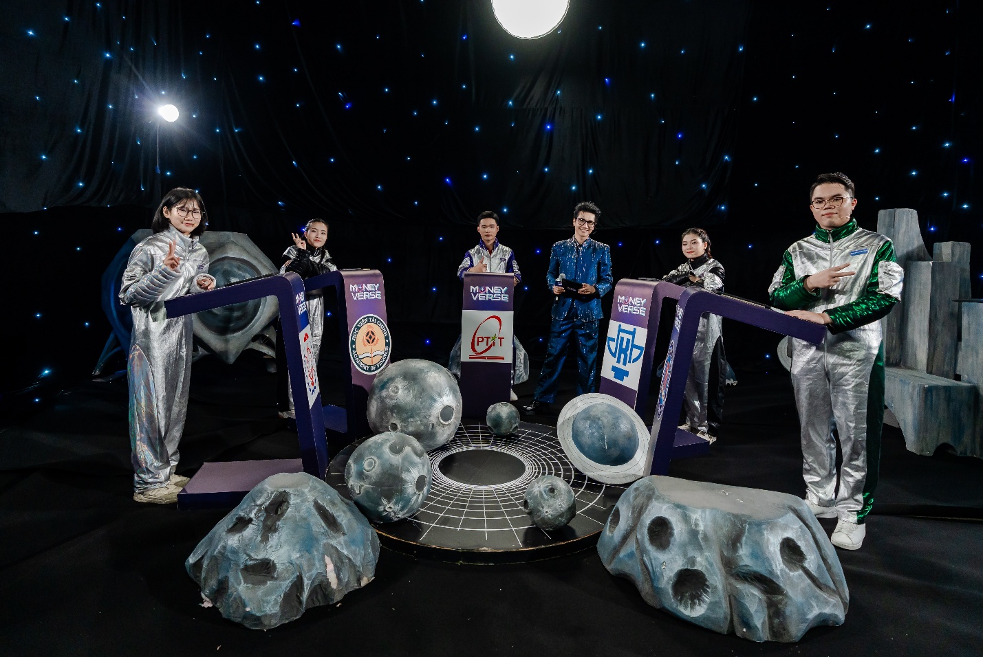 Chung kết The Moneyverse 2025: Top 6 thí sinh đối đầu tỷ phú, 1.000 người và trí tuệ nhân tạo AI - 3