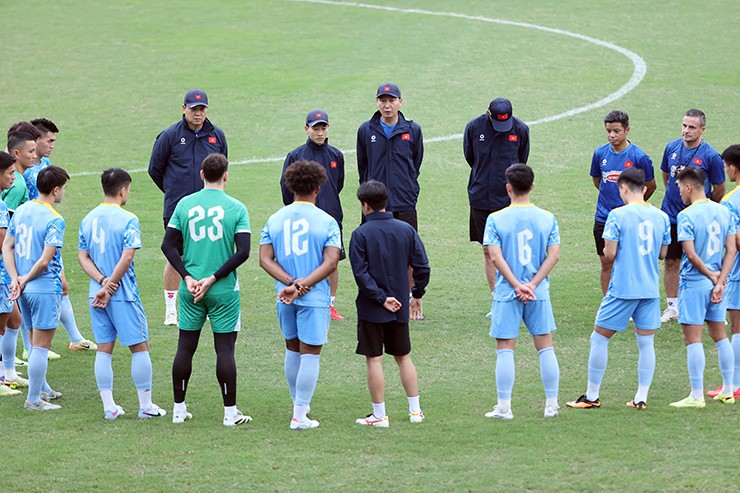 ĐT Việt Nam “luyện công" bí mật, Duy Mạnh tiết lộ lời gan ruột của Xuân Son - 1