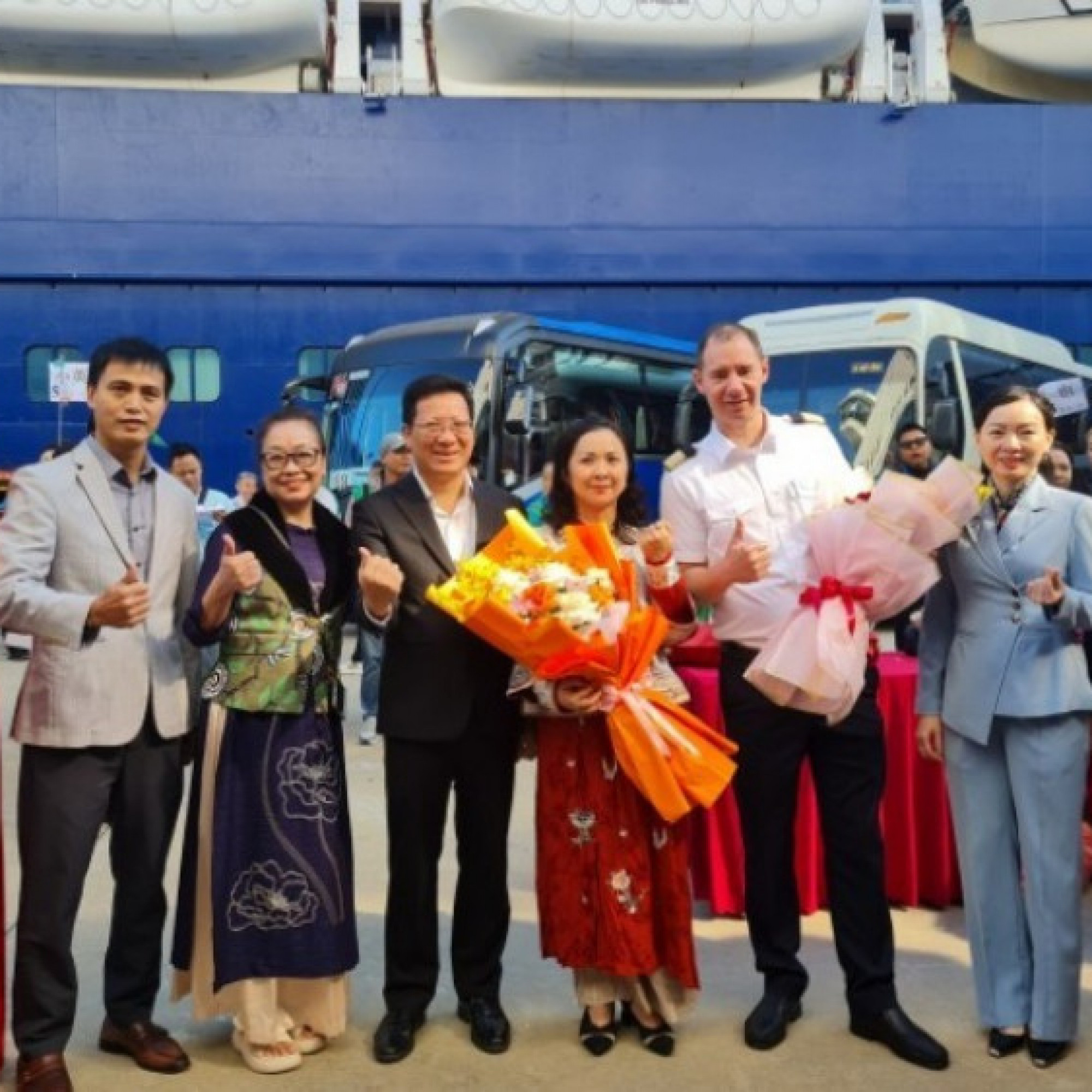  - Cảng tàu khách quốc tế Hạ Long đón gần 2.000 khách Trung Quốc, khởi động mùa tàu biển 2025–2026