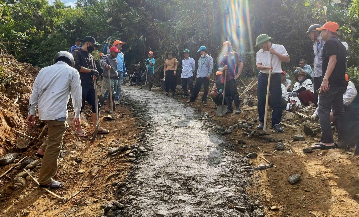 mo duong tam cho dan vuot qua diem dut gay do lo nui - 2