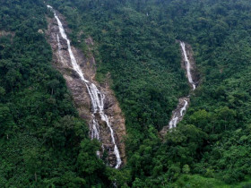  - Vẻ đẹp hoang sơ của thác Lụa – Dải lụa trắng giữa đại ngàn Trường Sơn
