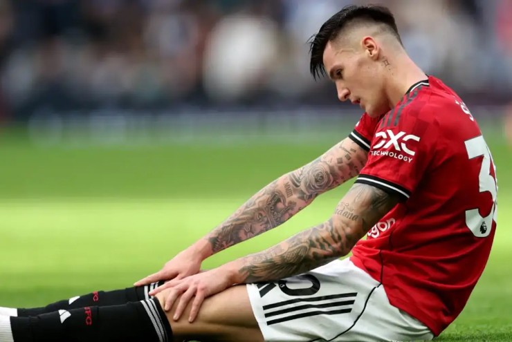 Tin mới nhất bóng đá sáng 16/11: MU thở phào với Benjamin Sesko - 1